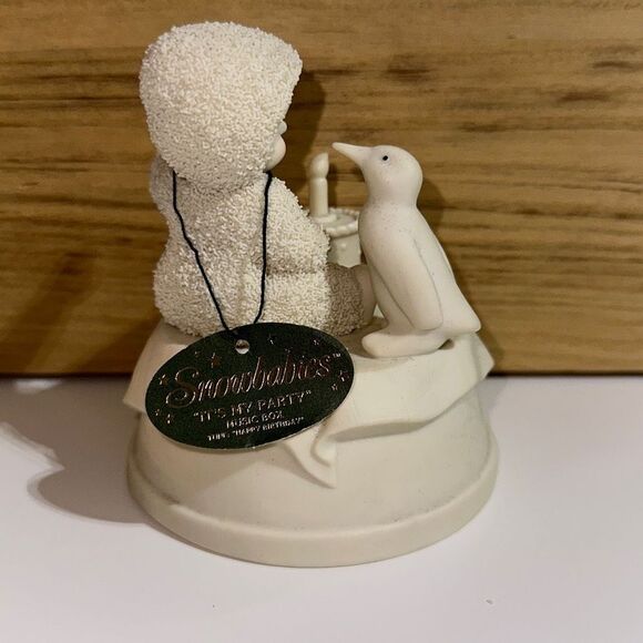 Department 56 Snowbabies Happy Birthday ‘Its My Party’ Music Box - Picture 3 of 8